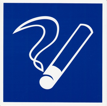 Знак безопасности на пластике. (D 03). Место курения (200х200мм)